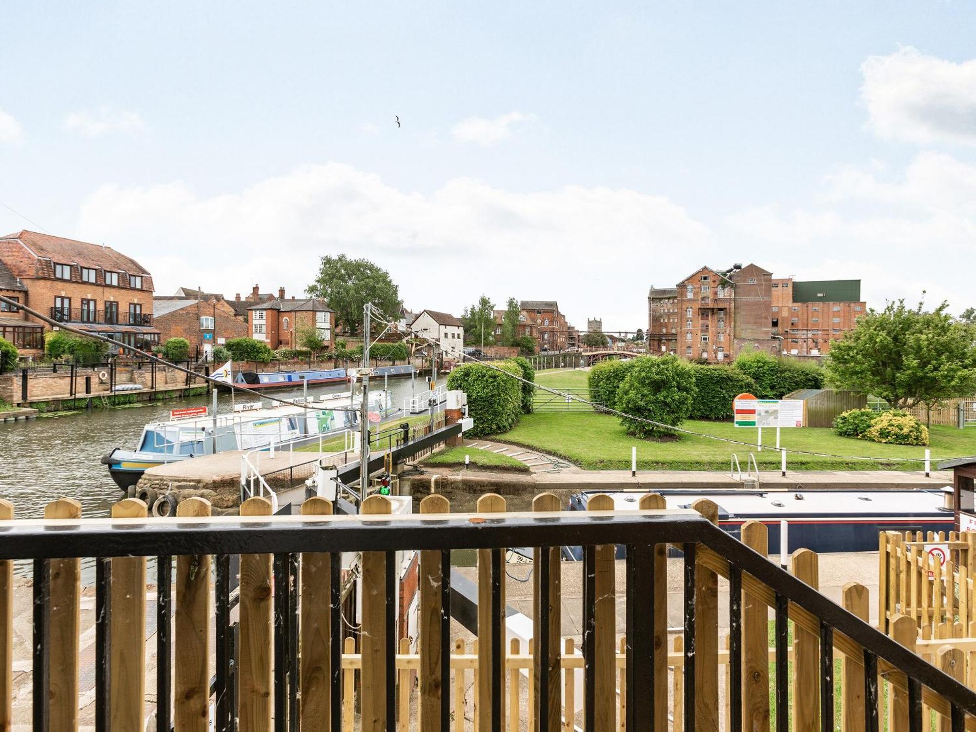 Avon Lock Cottage - Uk34125 تِوْكيسبوري المظهر الخارجي الصورة